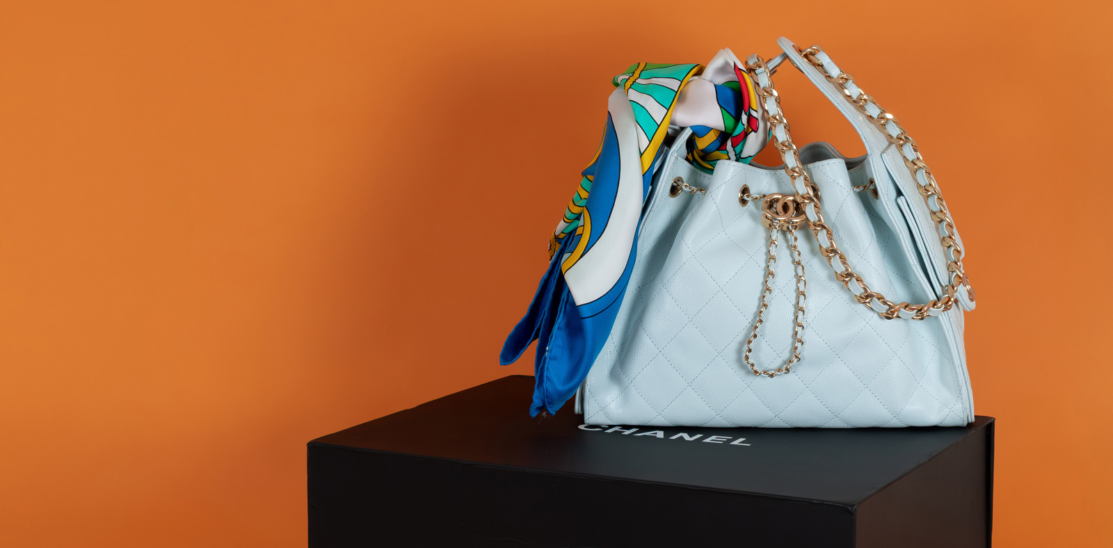 Antiques & Interiors, to include a Section of Designer Fashion and Affordable Contemporary Art Banner Image